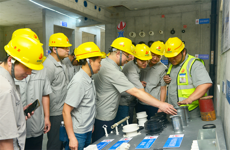 为进一步推进优质客户高效履约，提升交付品质、达成客户满意，2025年6月25日，918博天堂建设集团在上海组织召开2025年越秀地产、华润置业客户履约推进会。